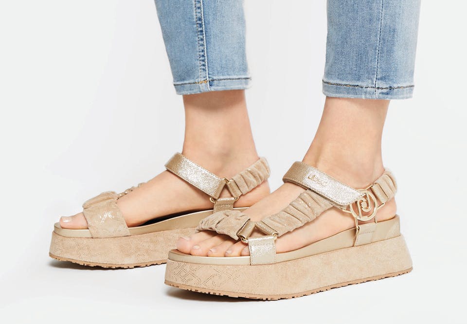 untitled 1 Liu Jo Jeans sandaler med borrelås gull platåsandaler